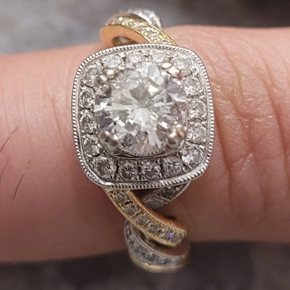 Beautiful 14K yellow and white gold diamond  ring - Picture 1 of 4